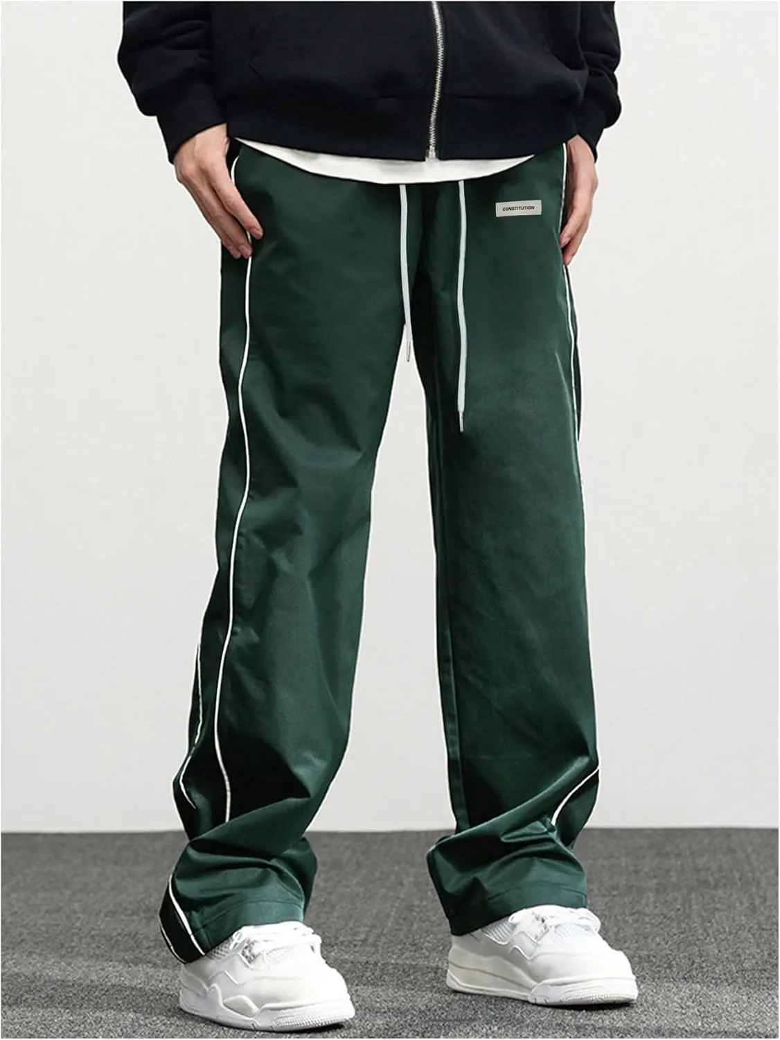 Verdusa Men's Track Pants Straight Leg Acitve Streetwear Elastic Waist Parachute Pants with Pockets